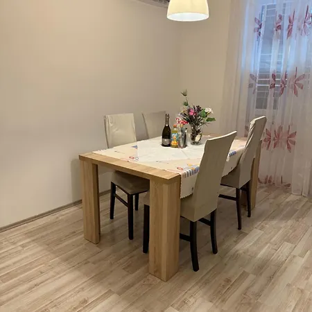 בית נופש House Mirjana סלצה